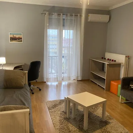 Bz - Comfortable In The Center * Miskolc
