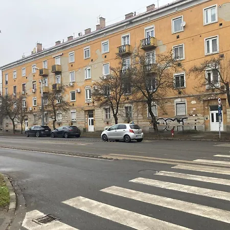 Bz - Comfortable In The Center * Miskolc